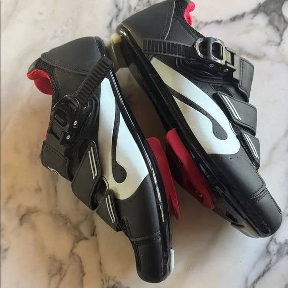 Peloton Black and Red Cycling Shoes - Picture 13 of 14